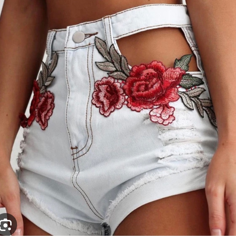NWT rehab rose cut out denim shorts size small